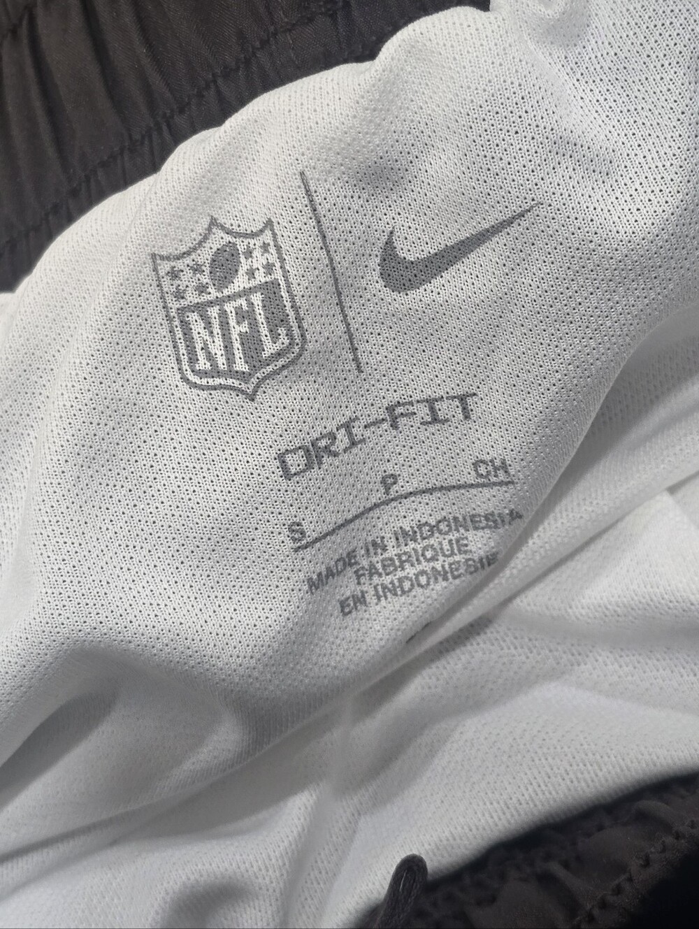 NEW Women's Nike Brown Cleveland Browns Performance Tempo Shorts - Picture 7 of 7